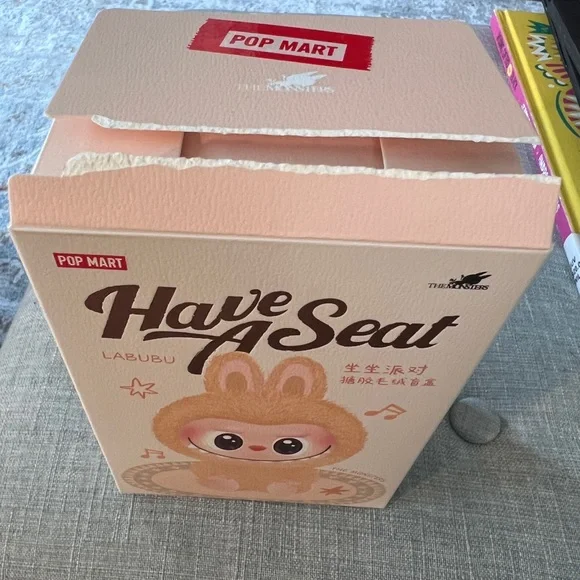 Labubu Have A Seat Dada - Picture 2 of 4